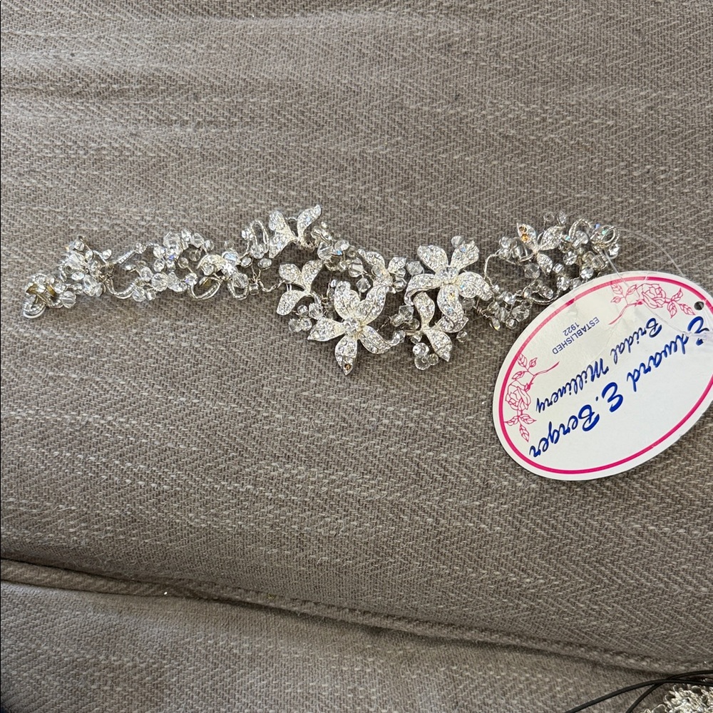 Bridal Elegant Silver Floral Hair Accessory
